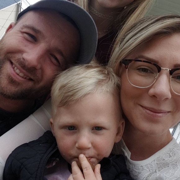 Meet your Posher, Courtney - Picture 4 of 4